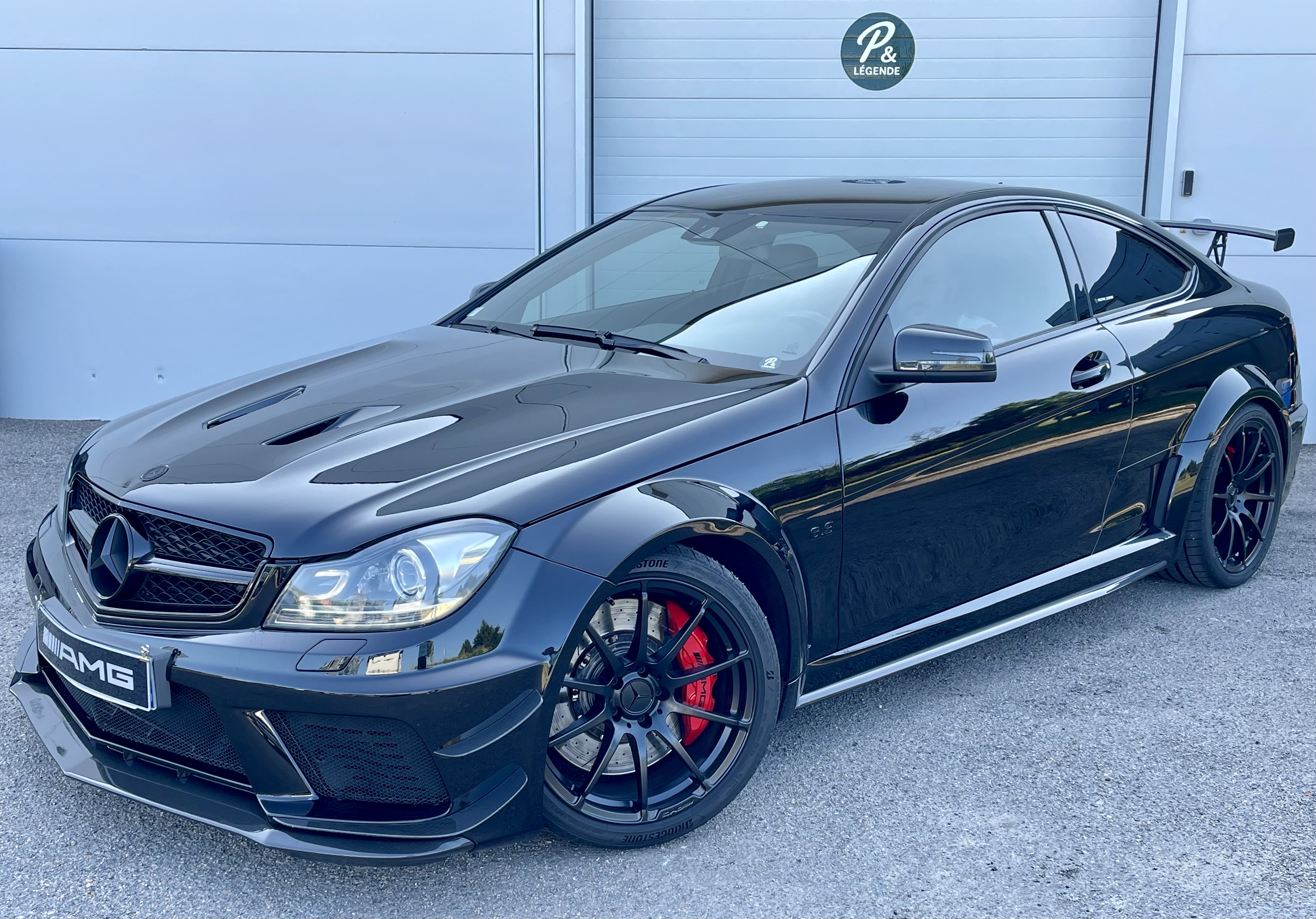 MERCEDES-BENZ